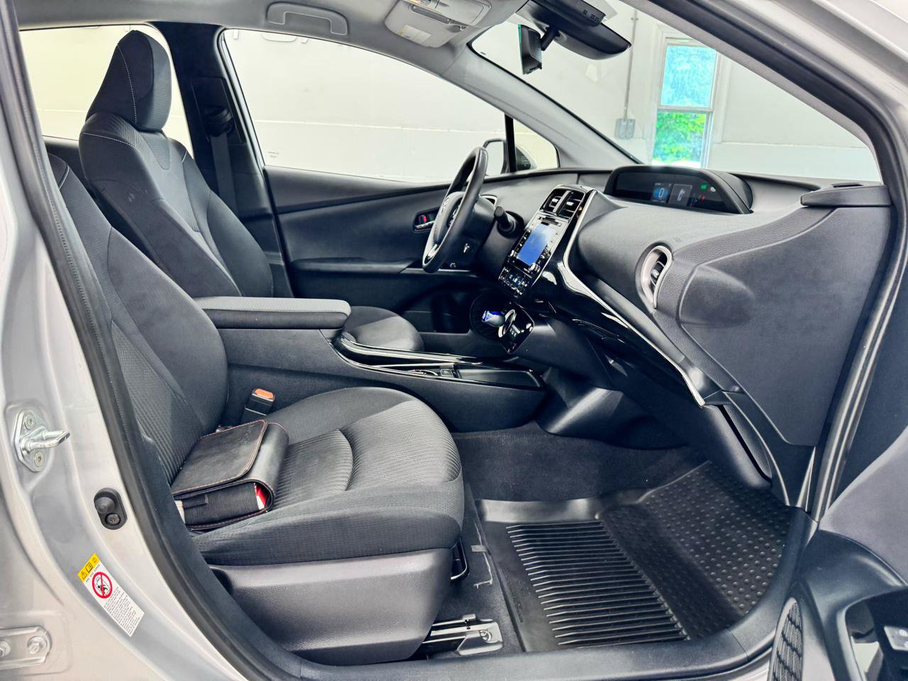 Used 2022 Toyota Prius Prime LE FWD image 16