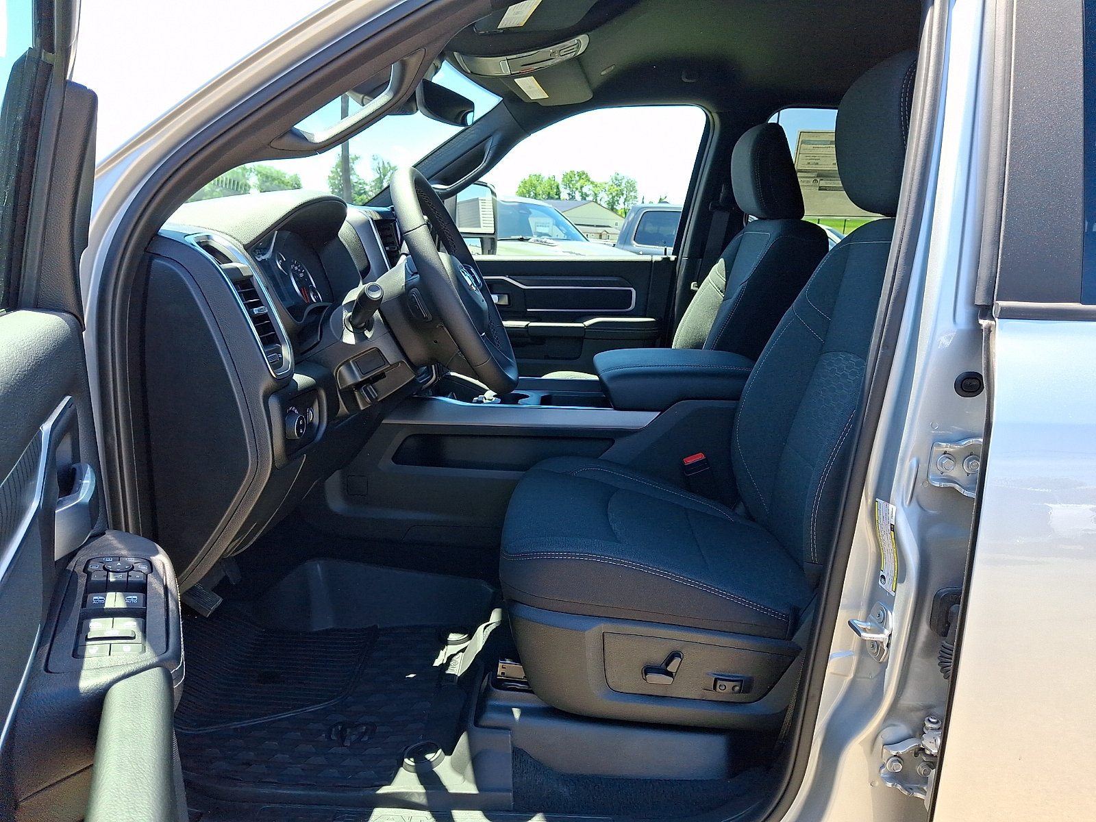 New 2026 RAM 3500 Big Horn AWD/4WD image 8