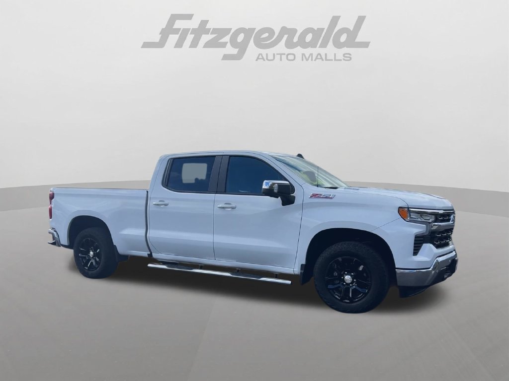 Used 2026 Chevrolet Silverado 1500 LT AWD/4WD image 2