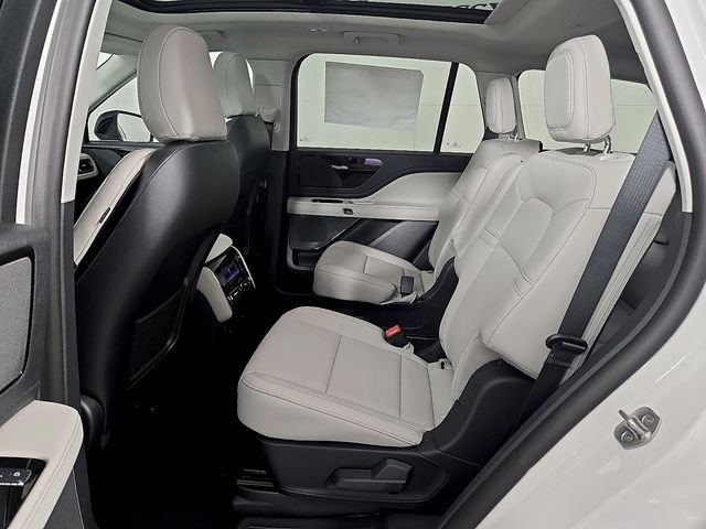 New 2026 Lincoln Aviator 2WD image 10