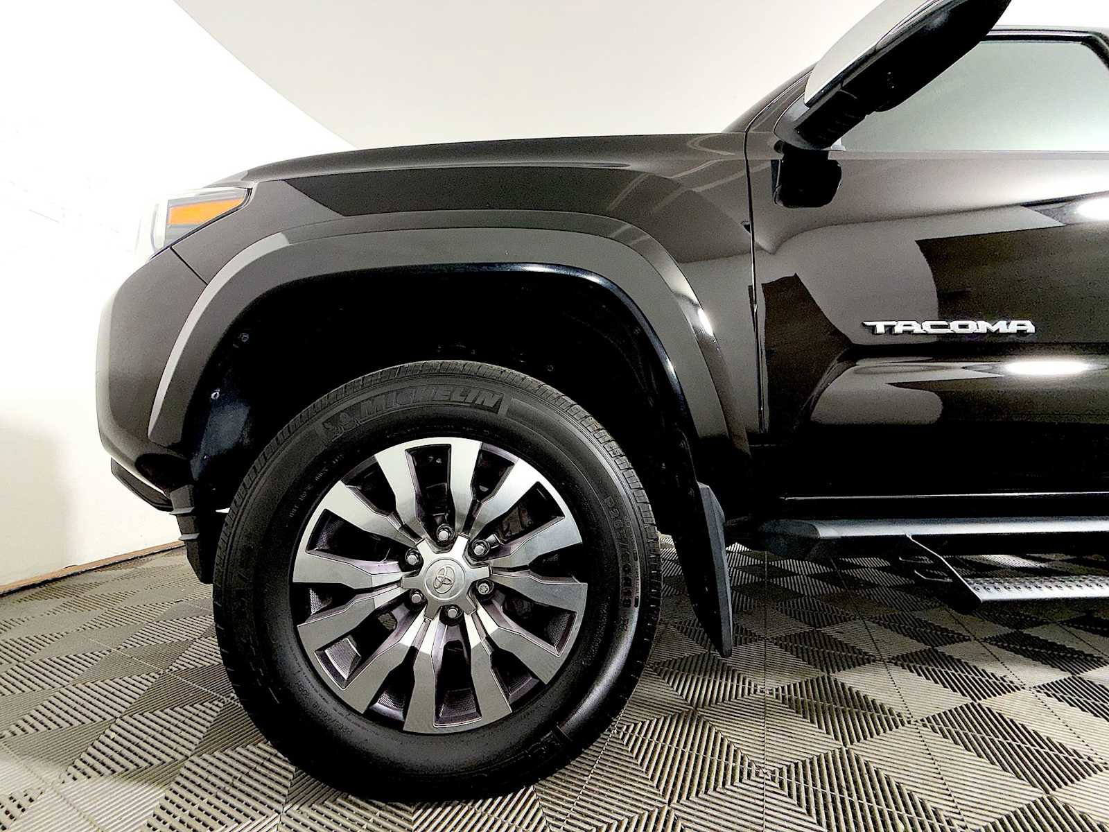 Used 2023 Toyota Tacoma Limited image 8