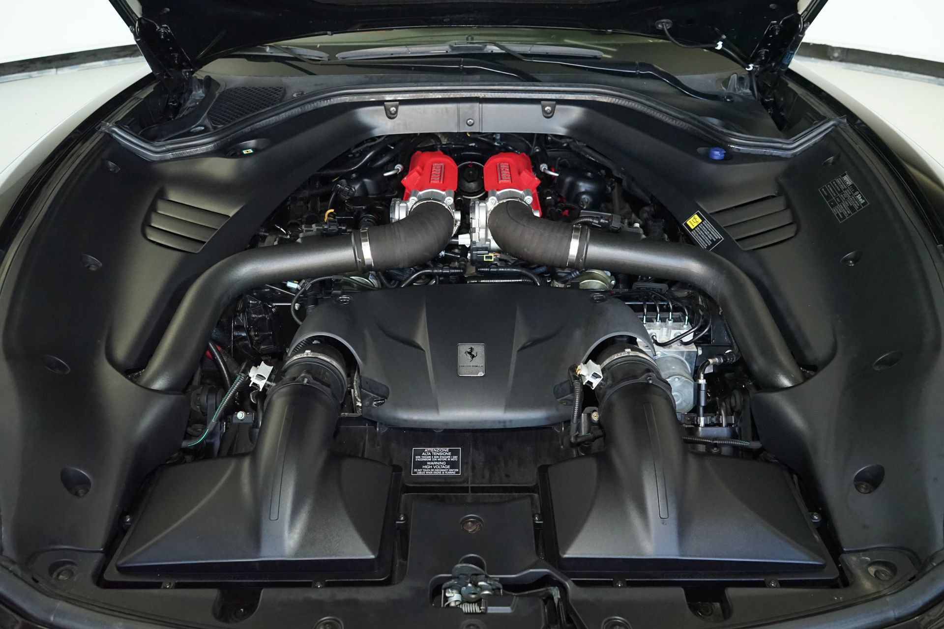 Used 2016 Ferrari California T RWD image 24