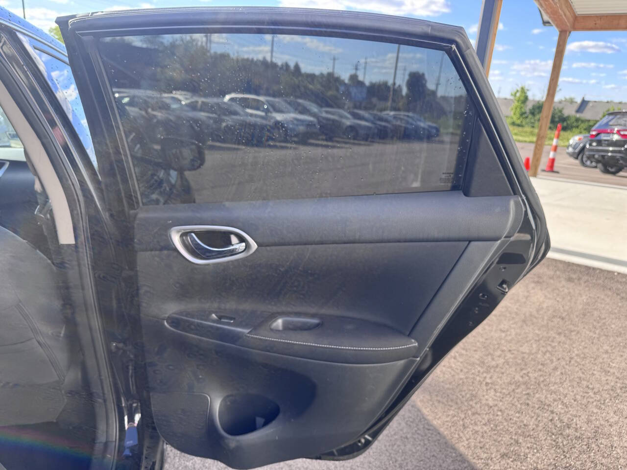 Used 2015 Nissan Sentra SV FWD image 16