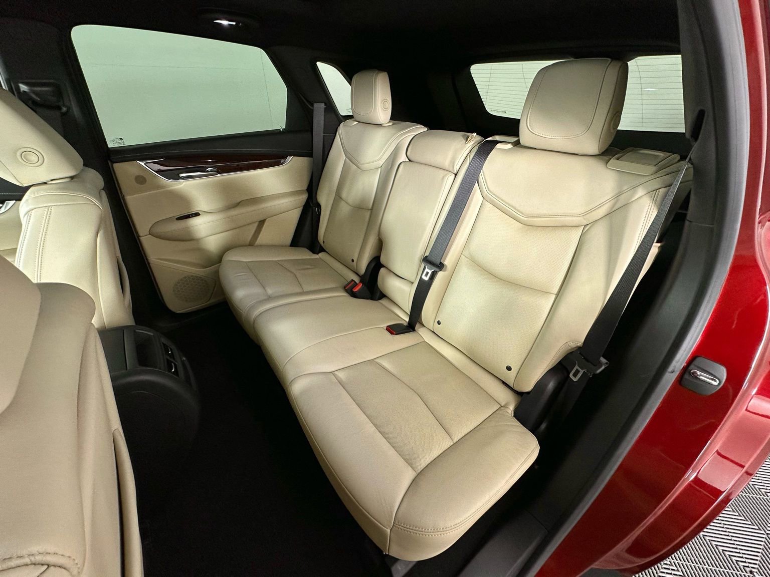 Used 2017 Cadillac XT5 Luxury w/ Driver Awareness Package image 31