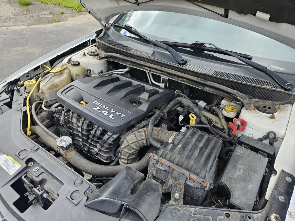 Used 2012 Chrysler 200 LX FWD image 17