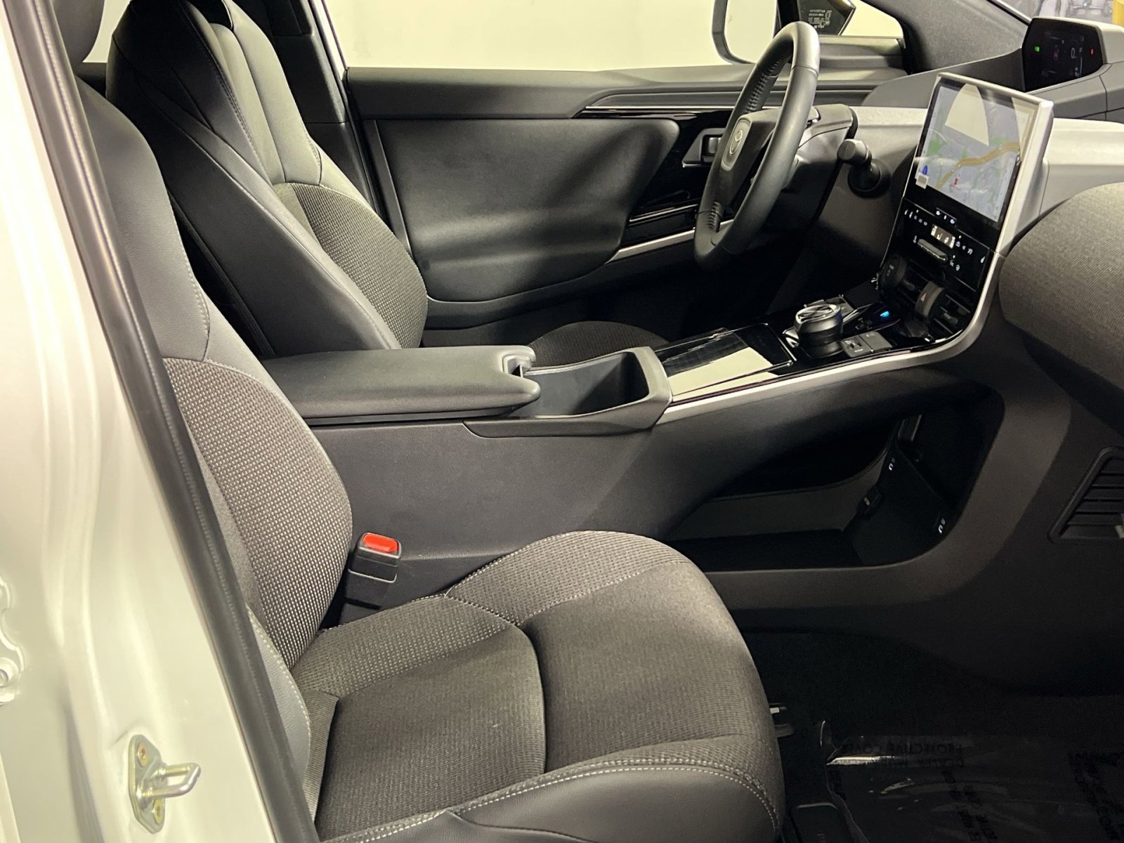 Used 2024 Toyota bZ4X XLE w/ Weather Package image 28