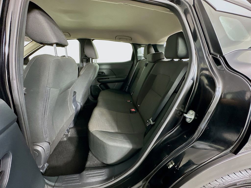 Certified 2025 Nissan Kicks S image 31