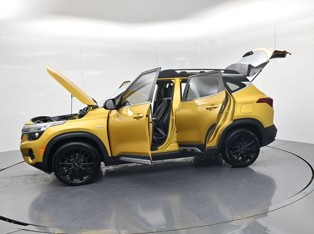 Certified 2023 Kia Seltos Nightfall Edition AWD/4WD image 58