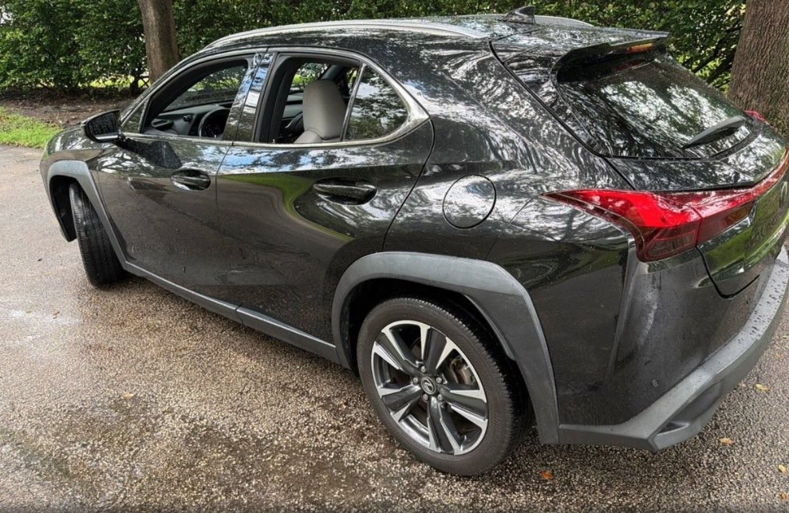 Used 2021 Lexus UX 200 w/ Accessory Package (Z1) FWD image 9