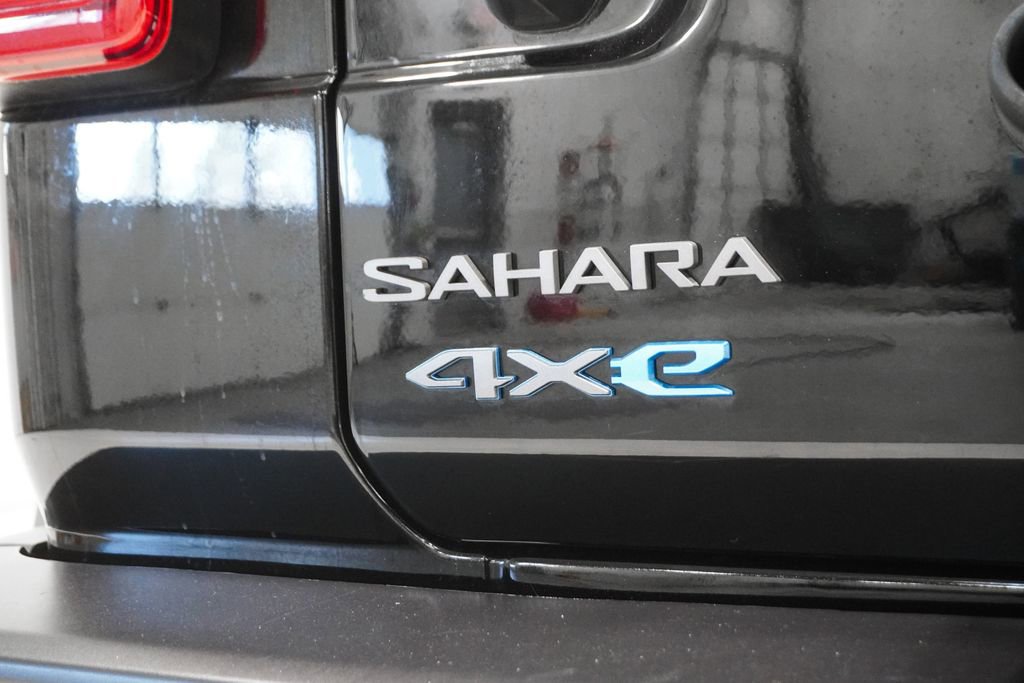 Certified 2025 Jeep Wrangler Unlimited Sahara w/ Safety Group image 7