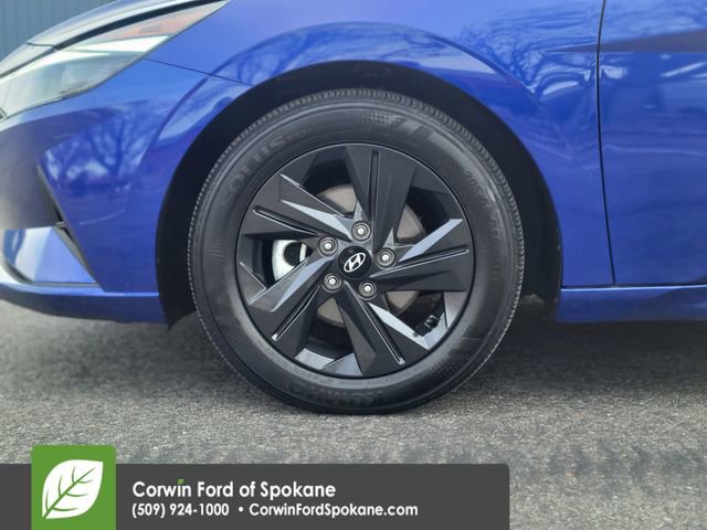 Used 2023 Hyundai Elantra SEL w/ Cargo Package image 9