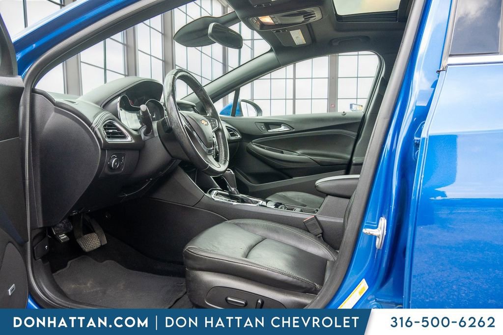 Used 2017 Chevrolet Cruze Premier FWD image 3