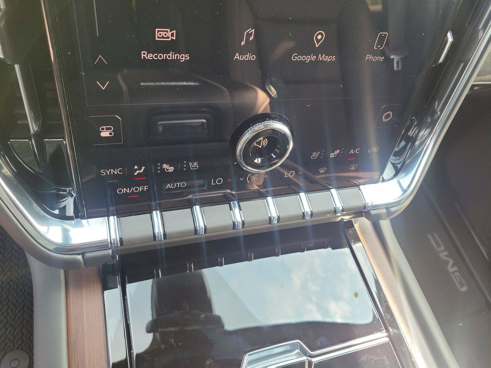 New 2026 GMC Yukon Denali w/ Advanced Technology Package AWD/4WD image 28