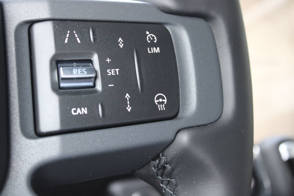 New 2026 Land Rover Defender 90 X-Dynamic SE AWD/4WD image 13