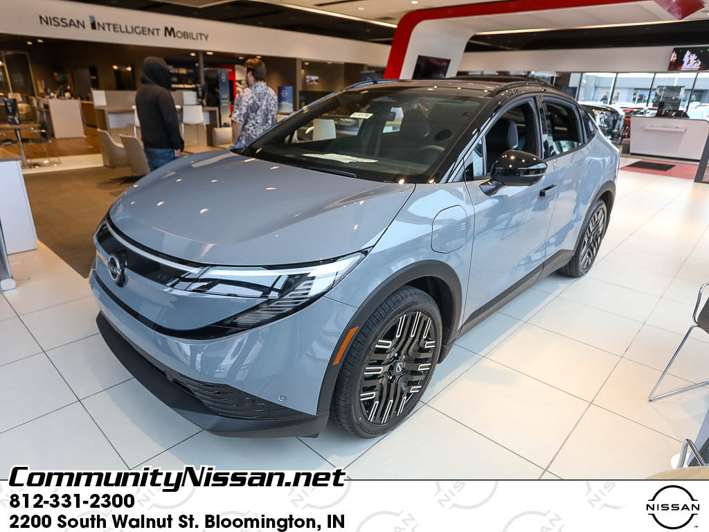New 2026 Nissan Leaf Platinum+ w/ Cargo Package (Platinum+) FWD image 2