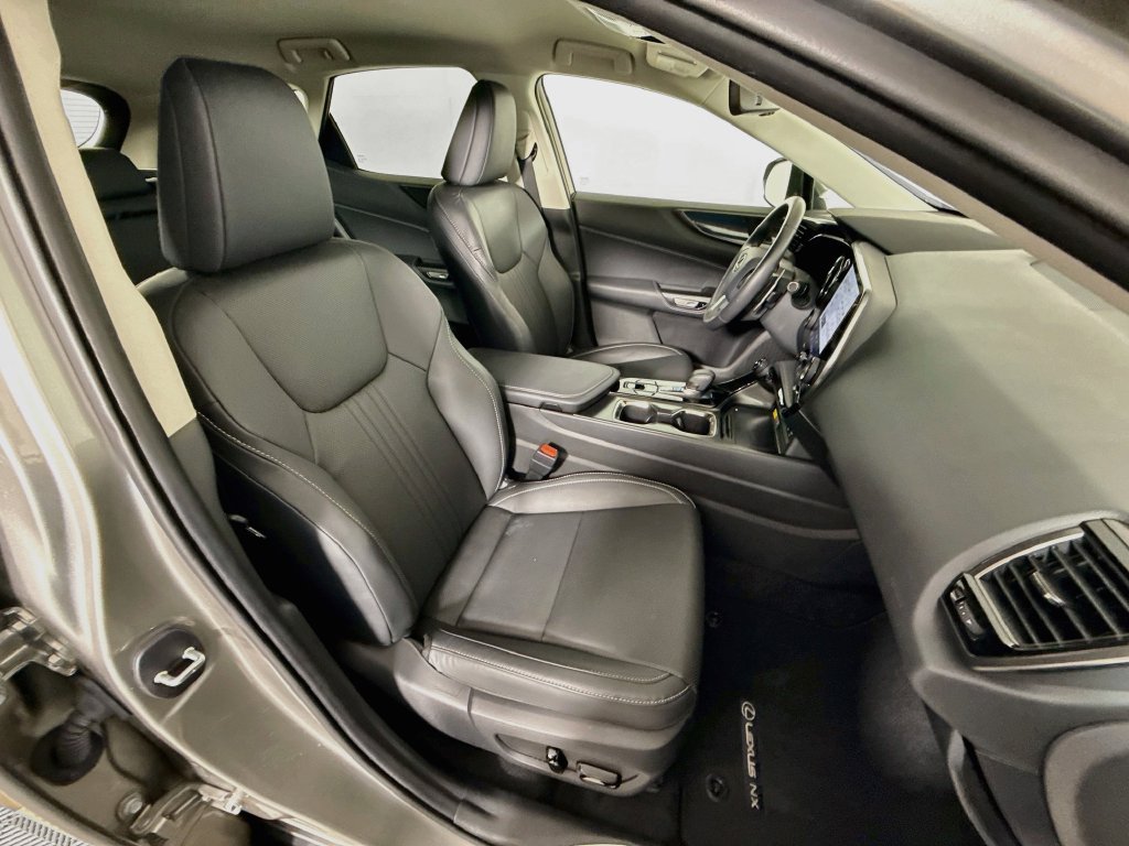 Certified 2025 Lexus NX 250 FWD w/ Accessory Package (Z1) image 28