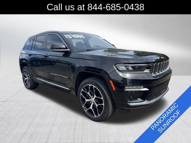 Used 2022 Jeep Grand Cherokee Summit AWD/4WD image 3