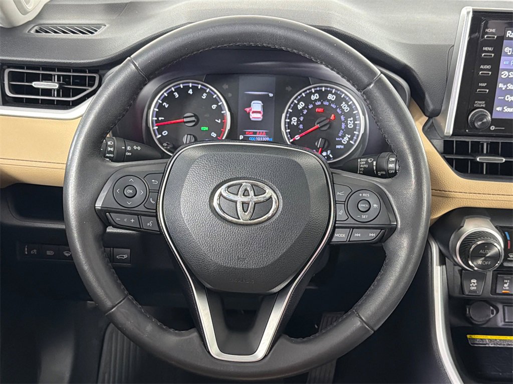 Used 2020 Toyota RAV4 XLE Premium image 25