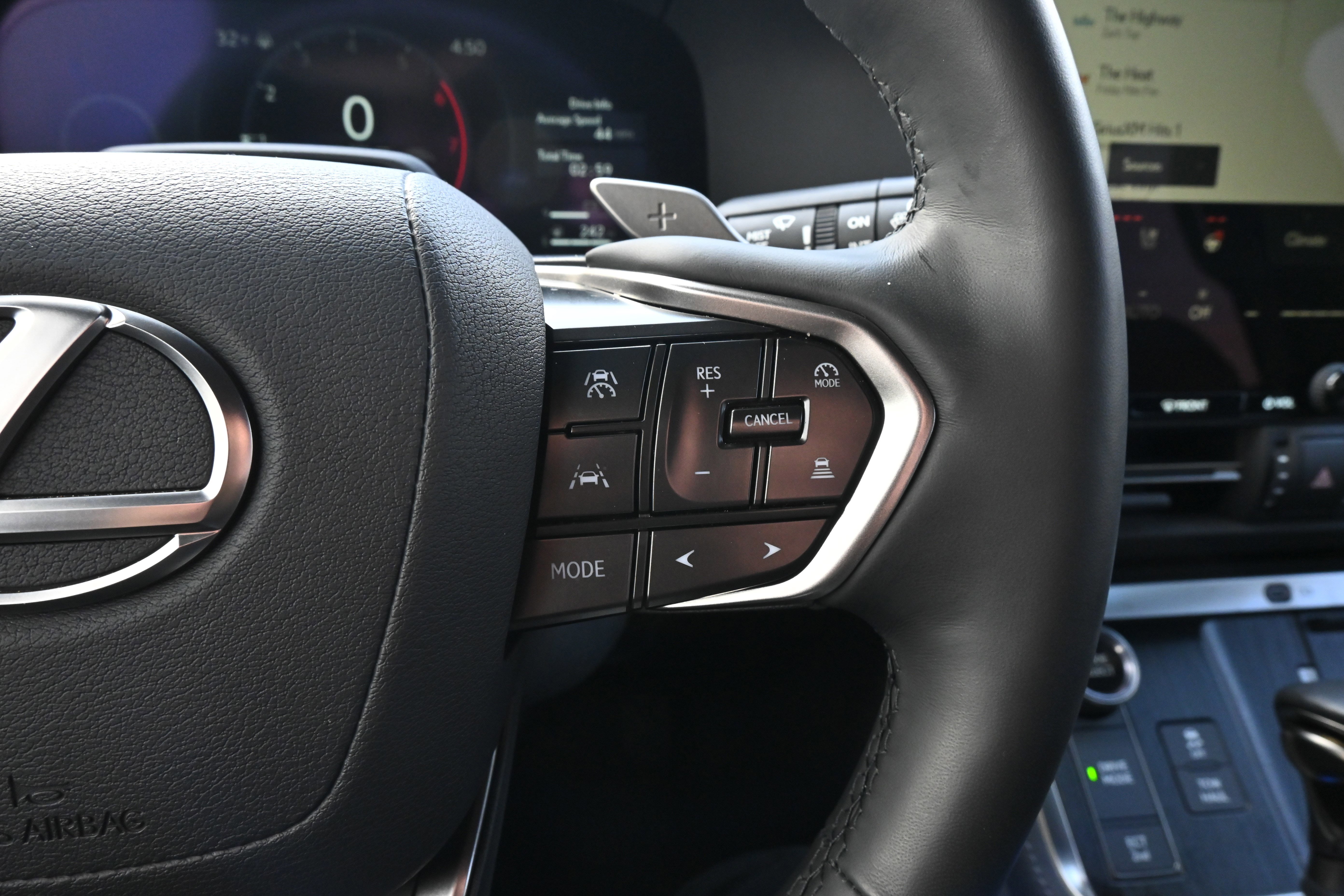 Used 2025 Lexus GX 550 image 32