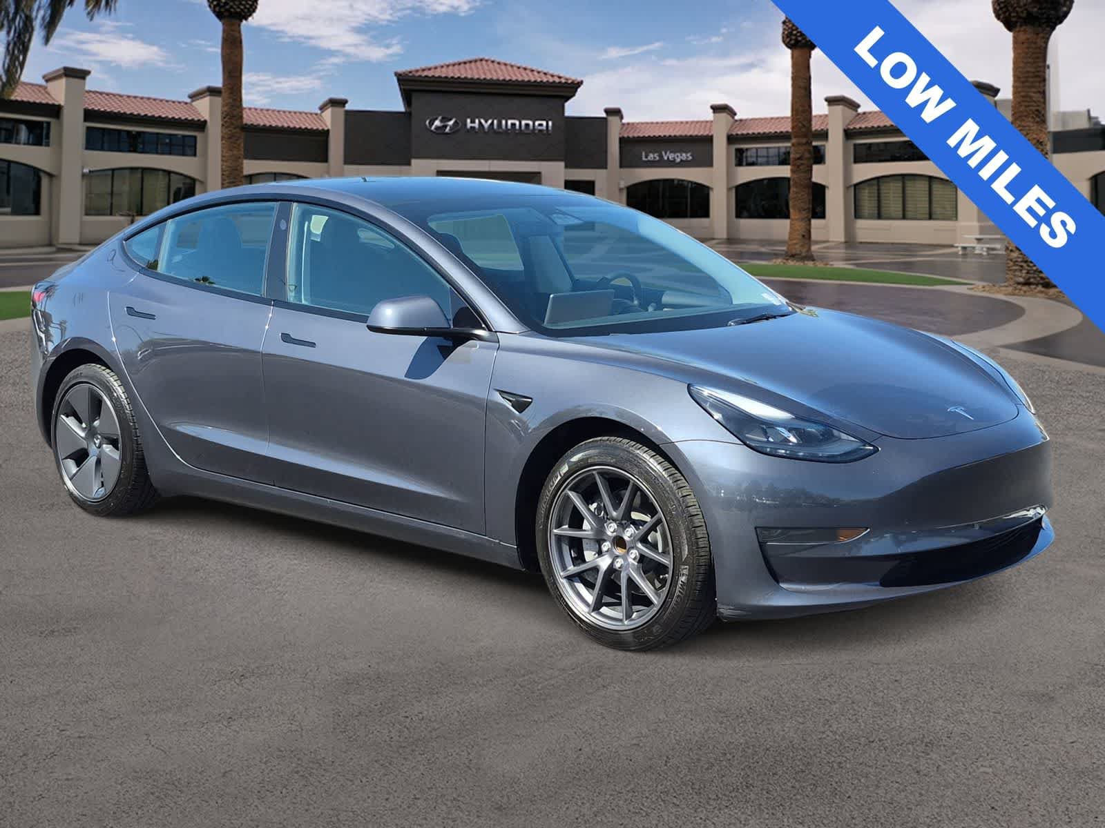 Used 2023 Tesla Model 3 Standard Range RWD image 2