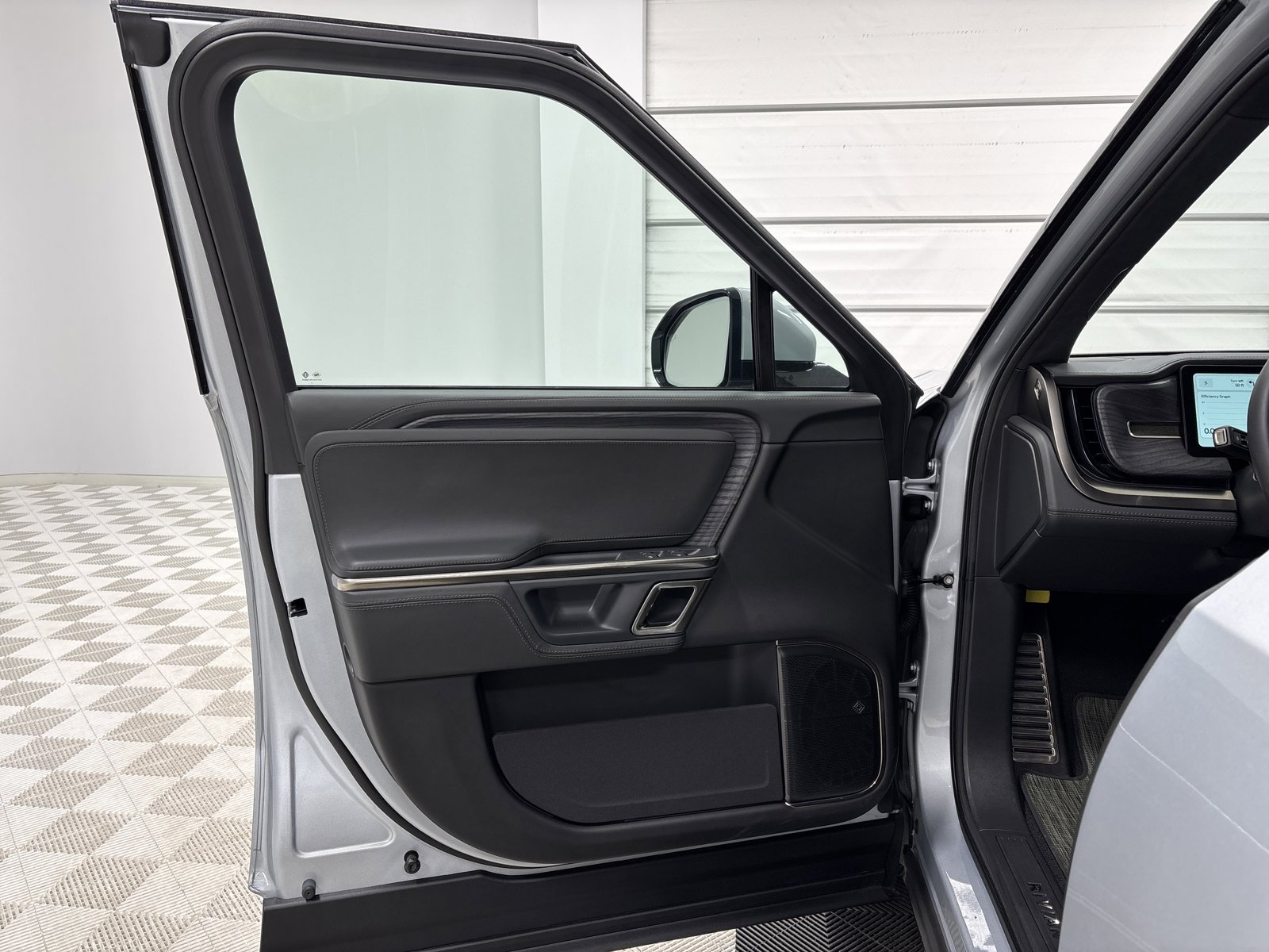 Used 2024 Rivian R1T Adventure AWD/4WD image 16