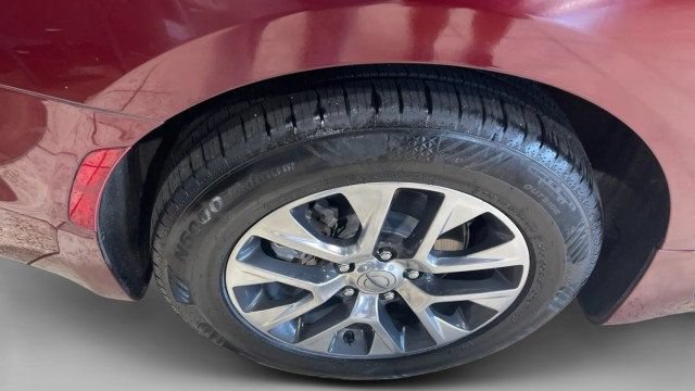 Used 2021 Chrysler Pacifica Pinnacle FWD image 5