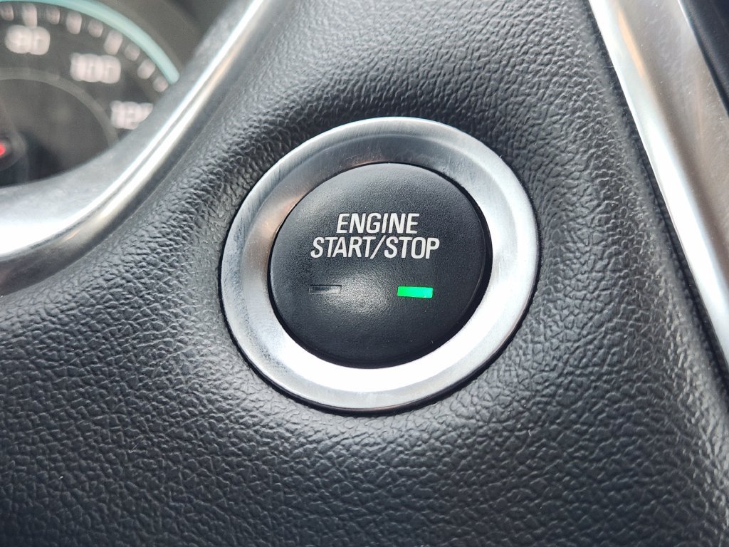 Used 2023 Chevrolet Traverse LT FWD image 21