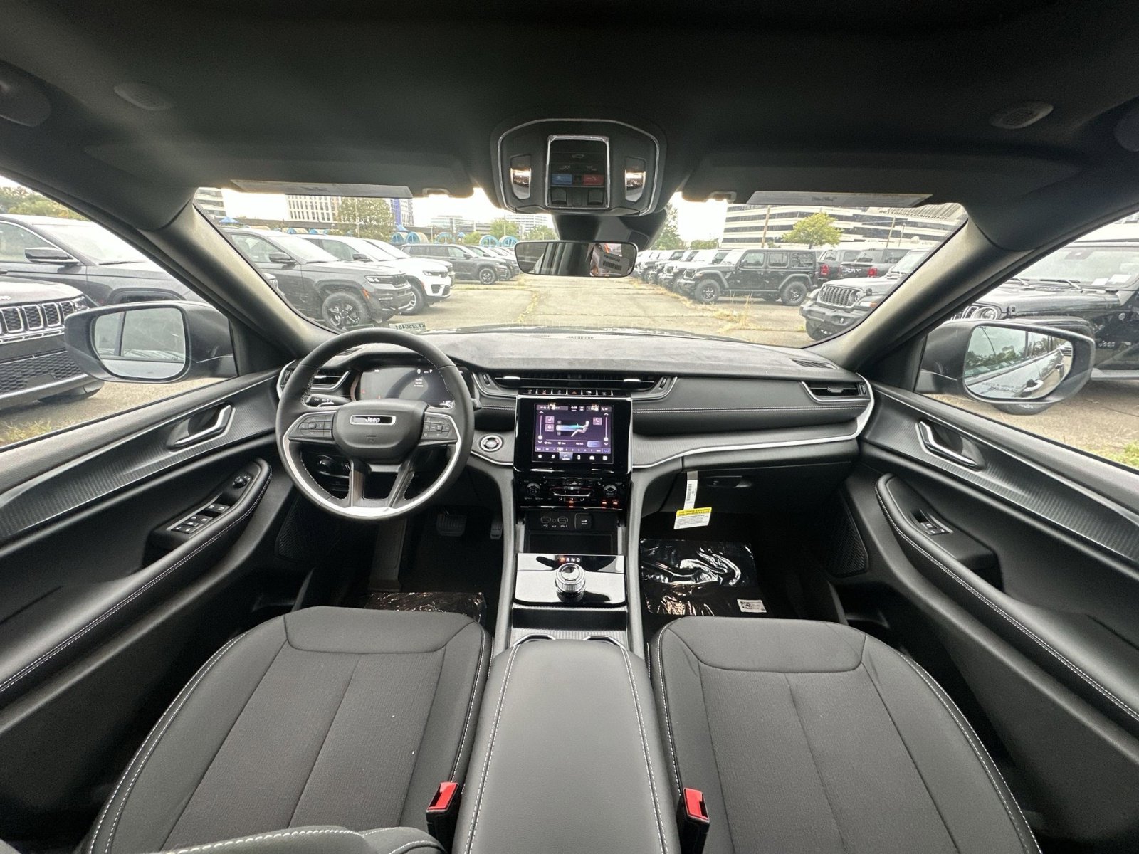 New 2025 Jeep Grand Cherokee Laredo X w/ Luxury Tech Group I image 22