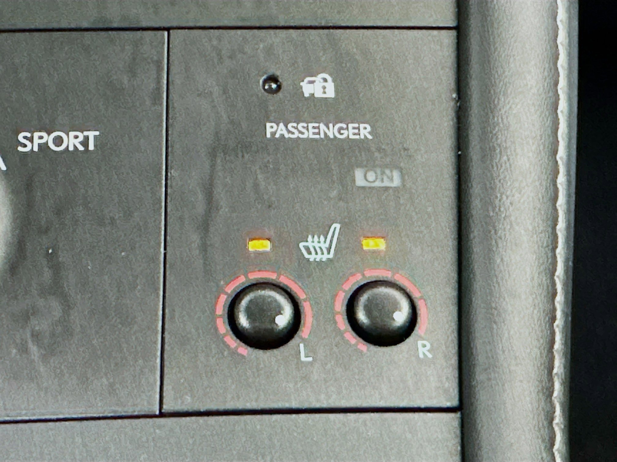 Used 2011 Lexus CT 200h image 26