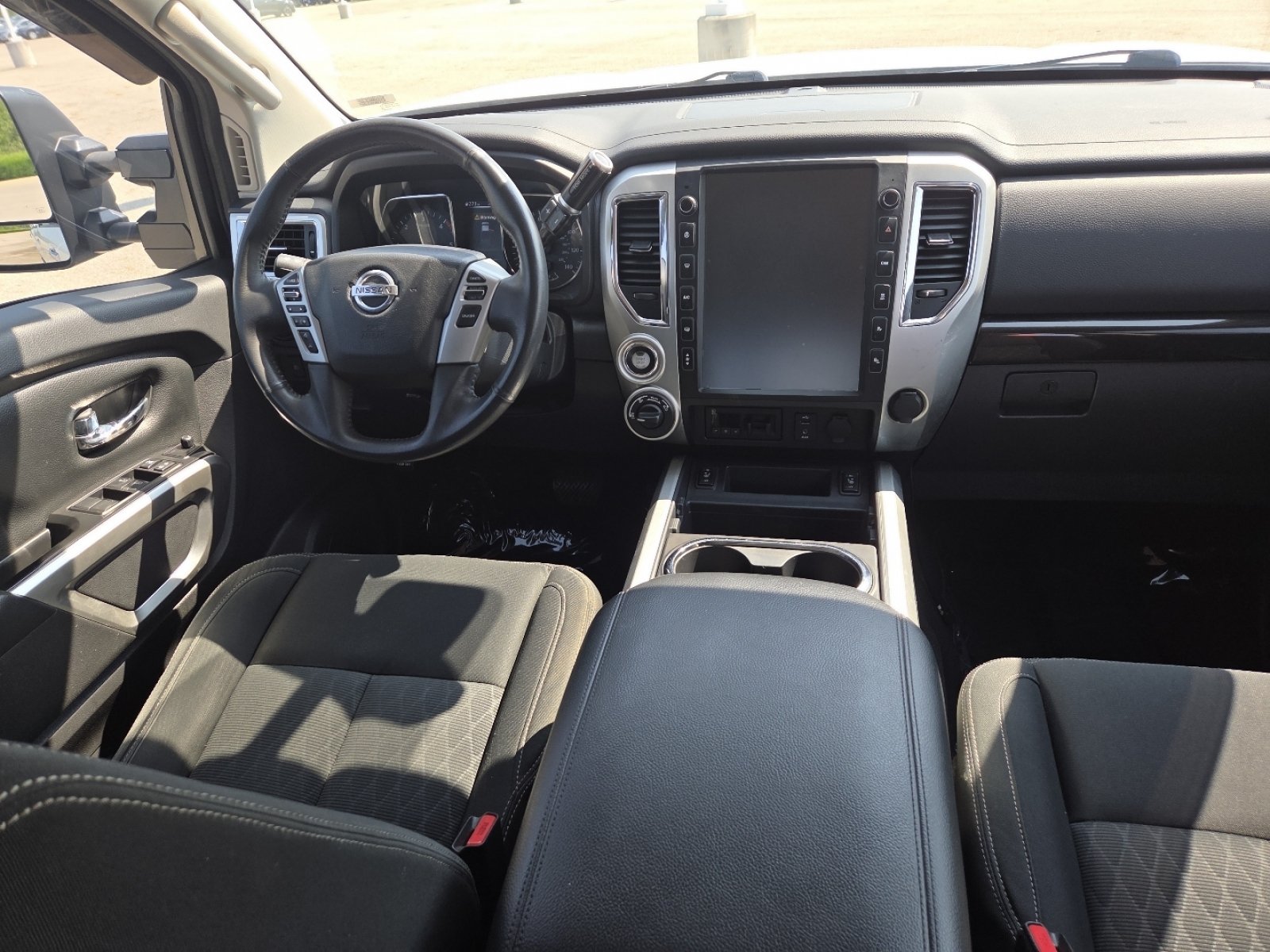 Used 2017 Nissan Titan SV AWD/4WD image 22