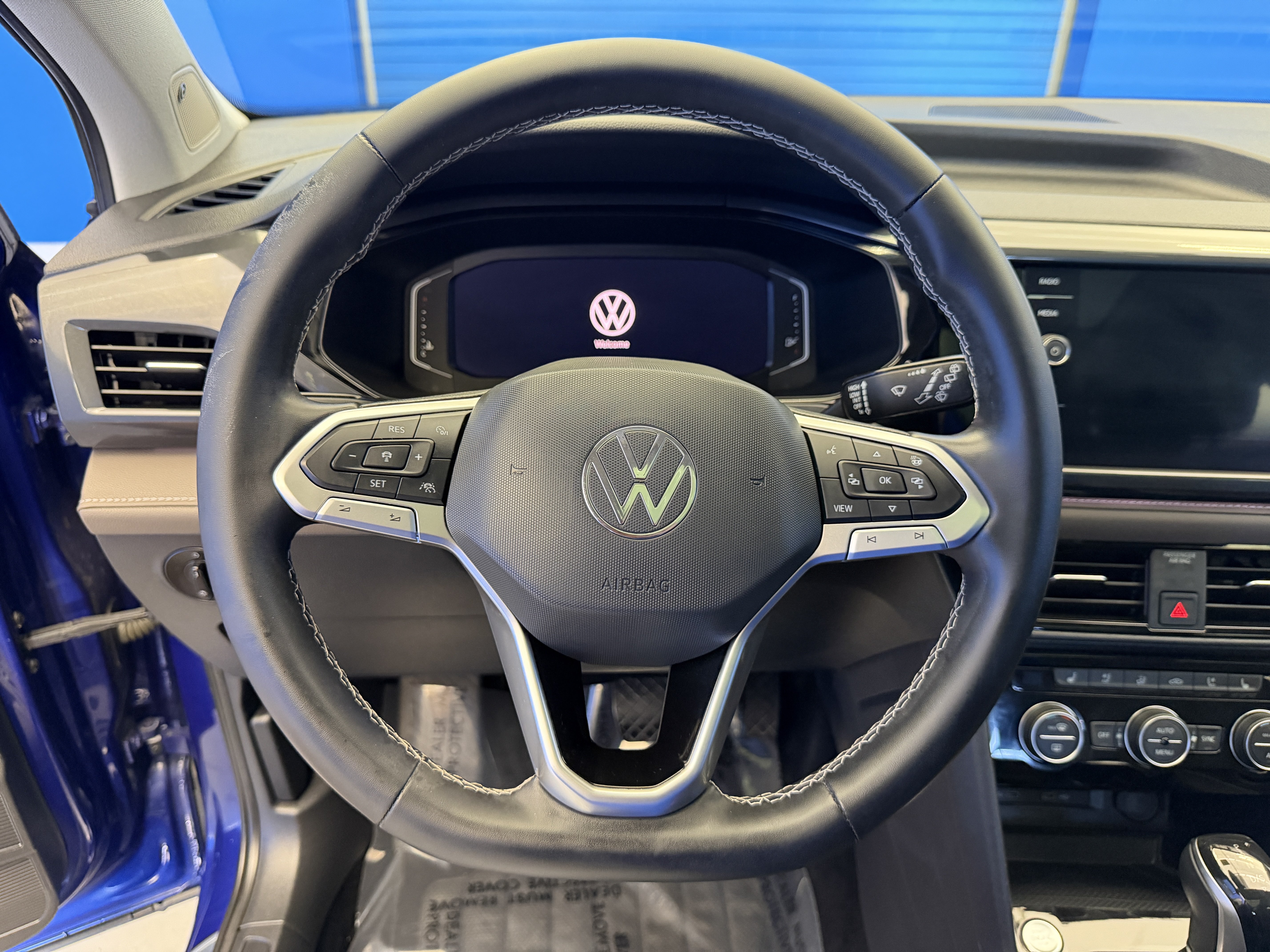 Used 2022 Volkswagen Taos SEL AWD/4WD image 14