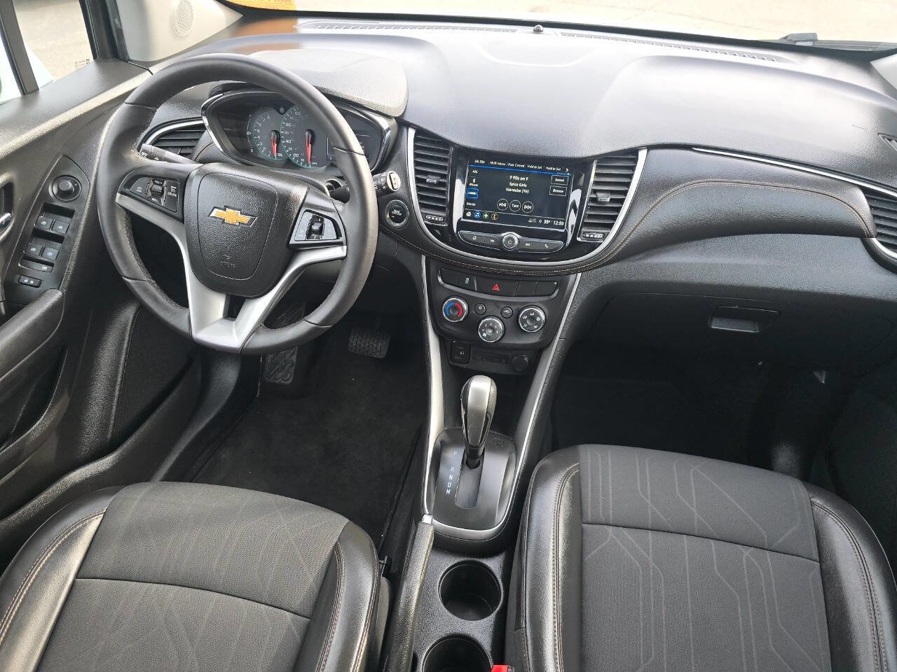 Used 2018 Chevrolet Trax LT w/ LT Convenience Package image 11