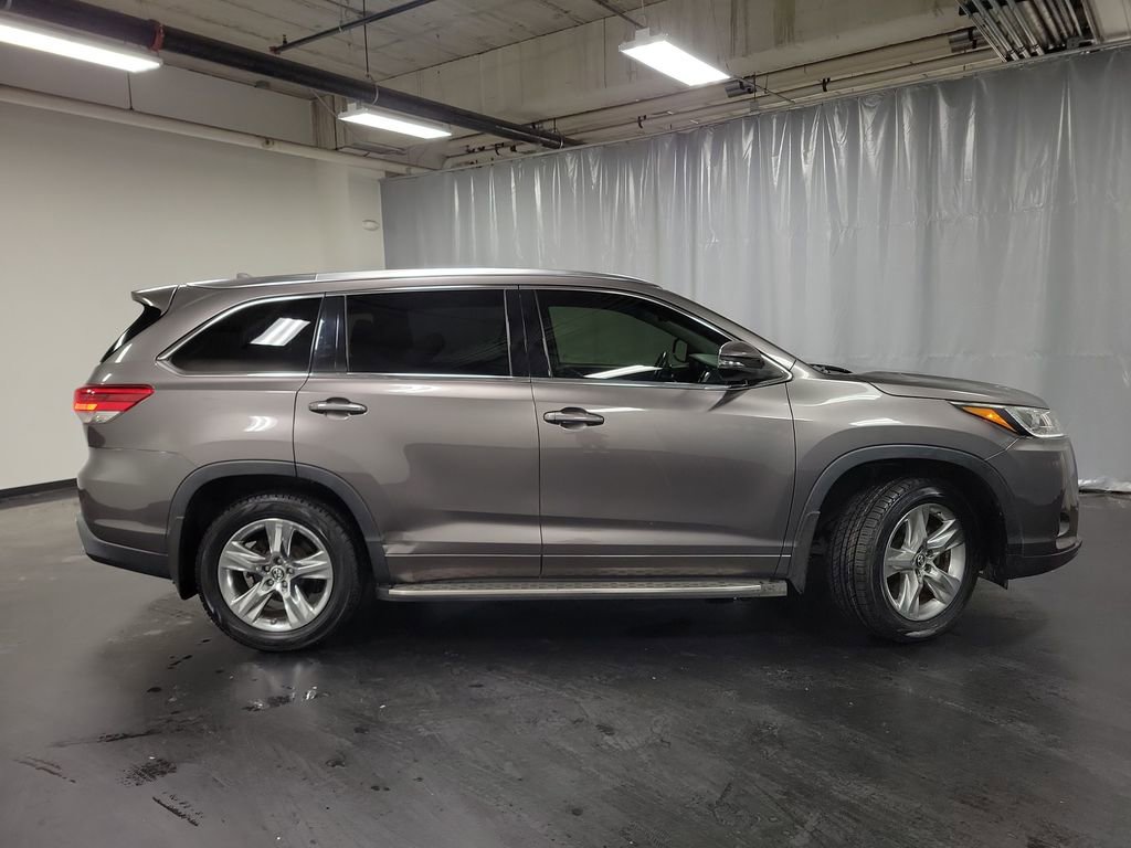 Used 2018 Toyota Highlander Limited image 9