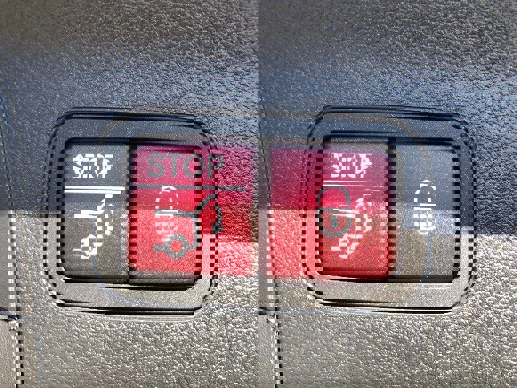 Certified 2024 Mercedes-Benz GLS 450 4MATIC image 42