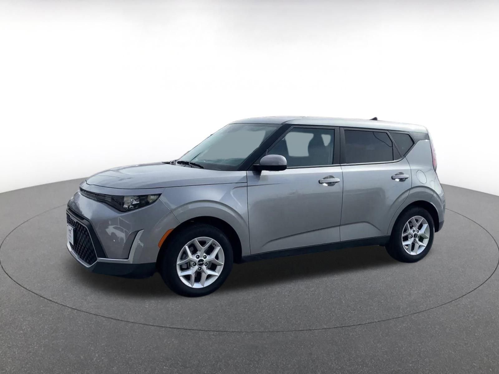 Used 2025 Kia Soul LX w/ LX Technology Package image 8