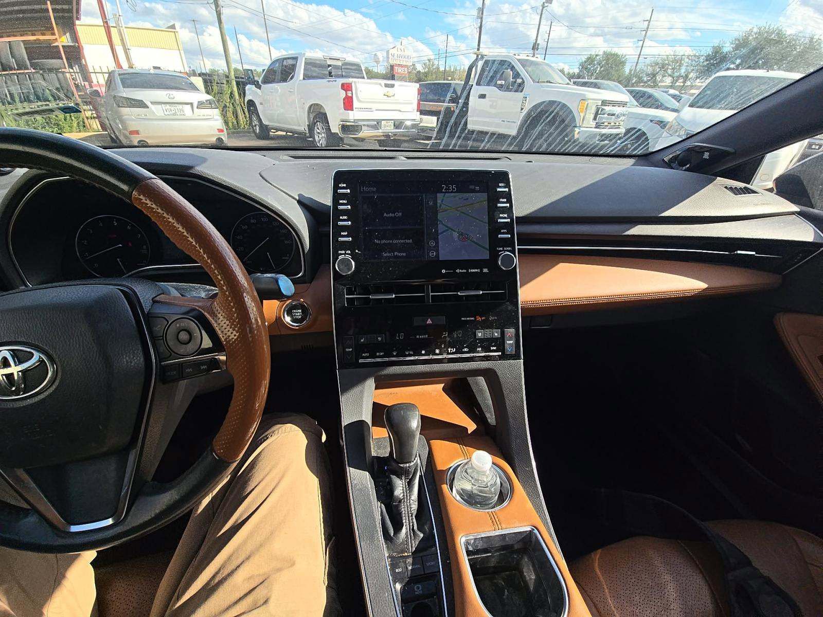 Used 2019 Toyota Avalon Limited image 8