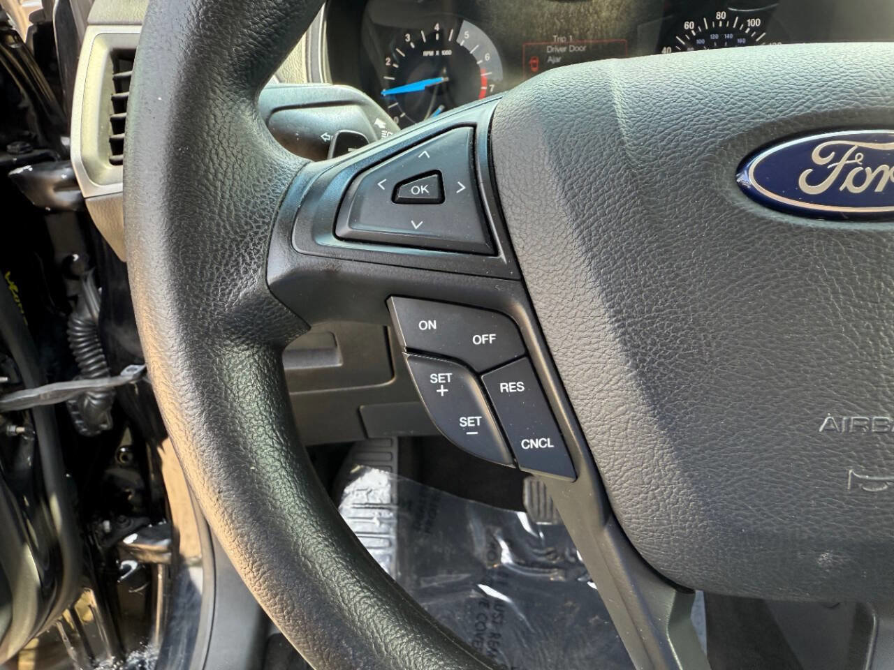 Used 2016 Ford Edge SE image 14