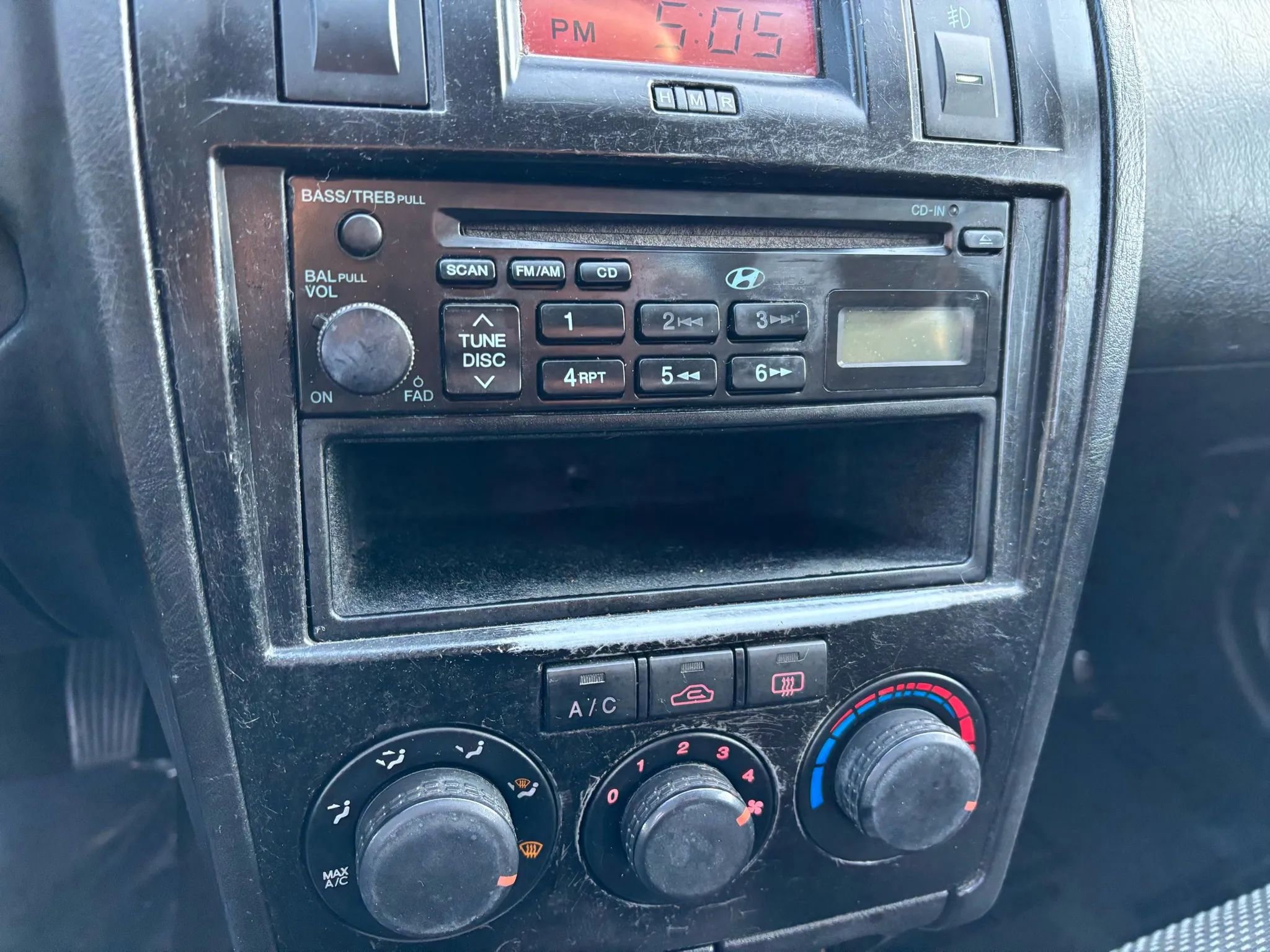 Used 2006 Hyundai Tiburon GS image 24