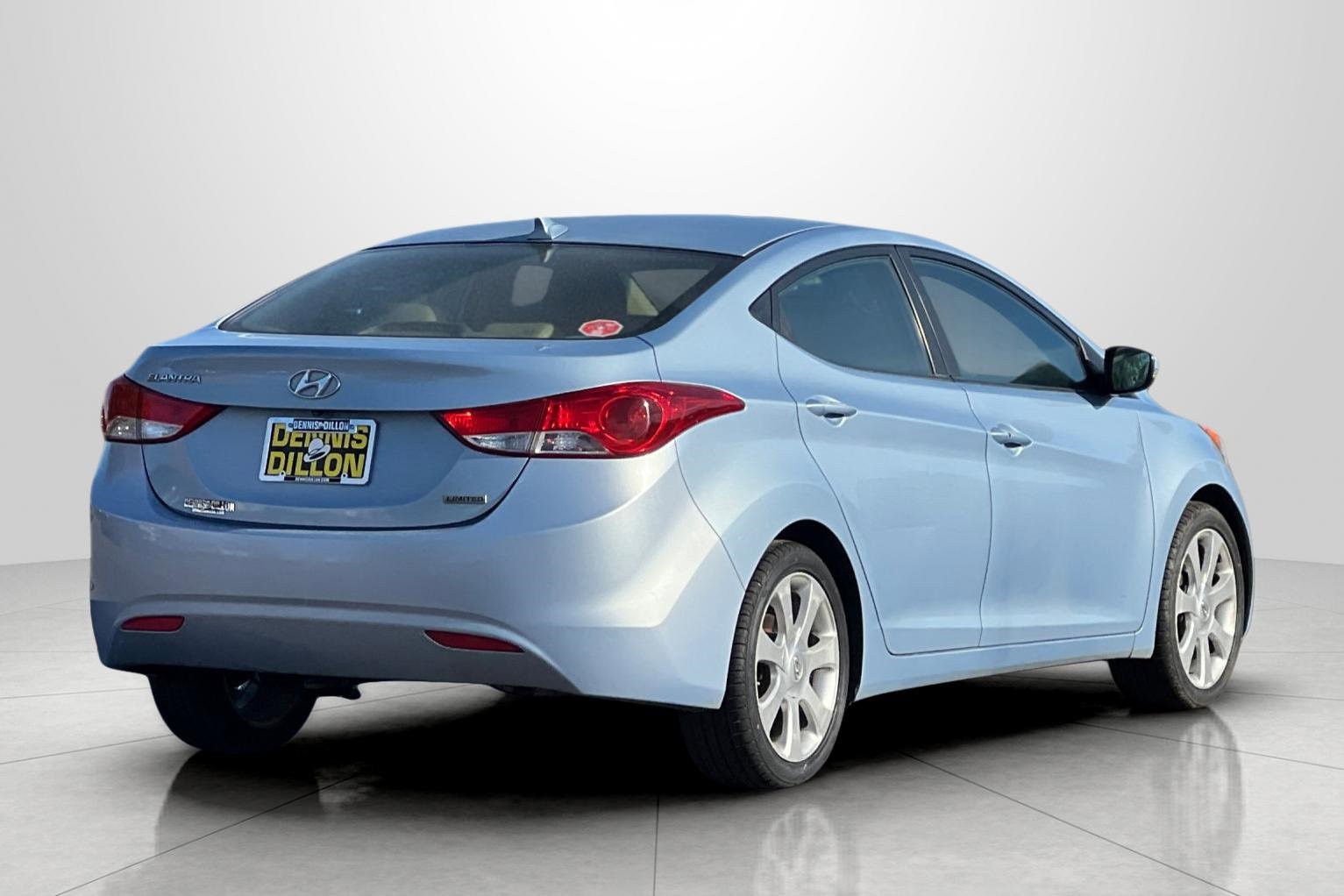 Used 2012 Hyundai Elantra Limited w/ Technology Pkg 5 image 4