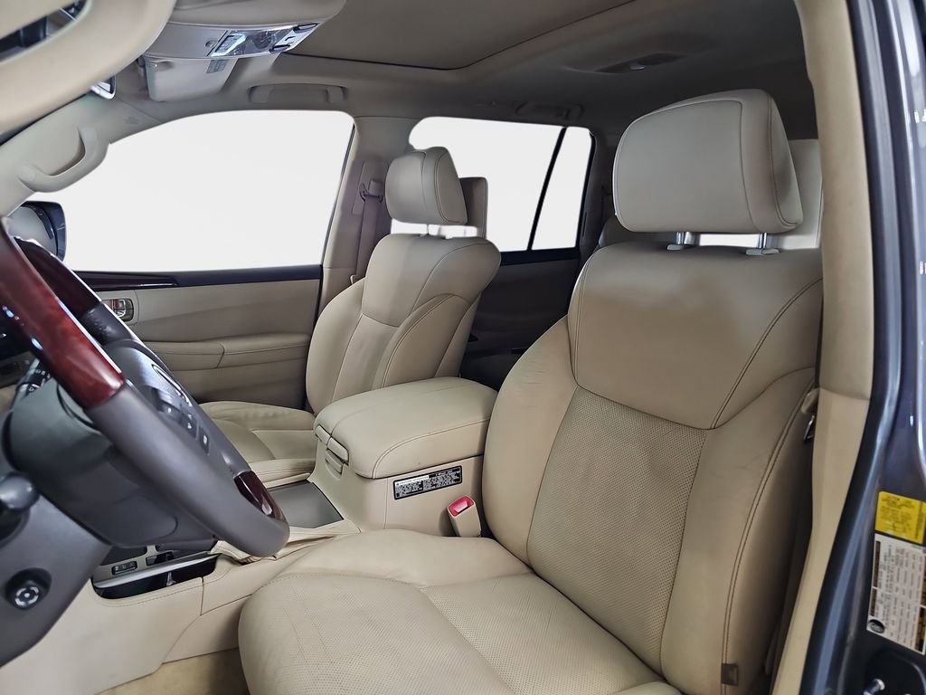 Used 2013 Lexus LX 570 4WD w/ Luxury Pkg image 17