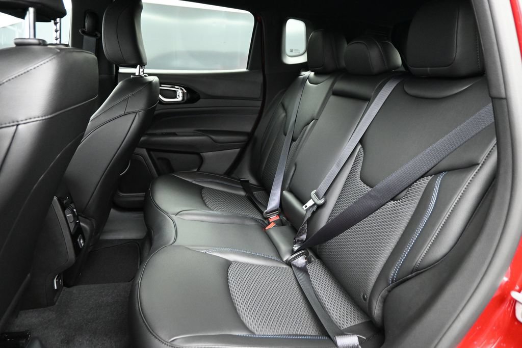 New 2026 Jeep Compass Latitude AWD/4WD image 20