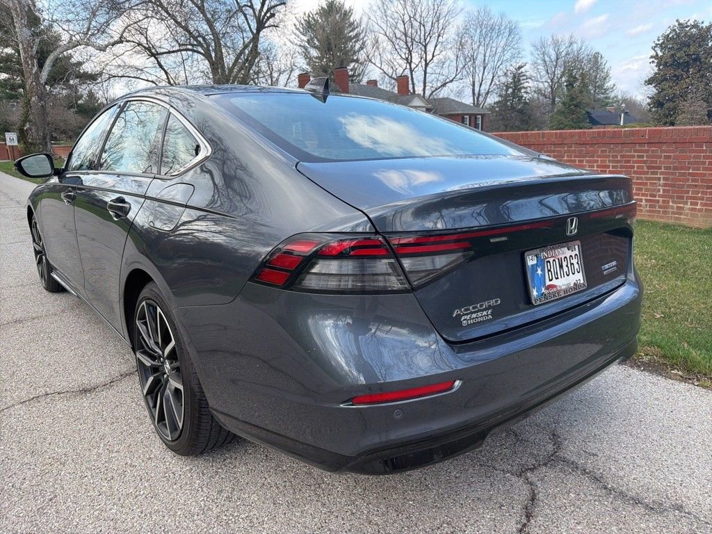 Used 2024 Honda Accord Touring image 4