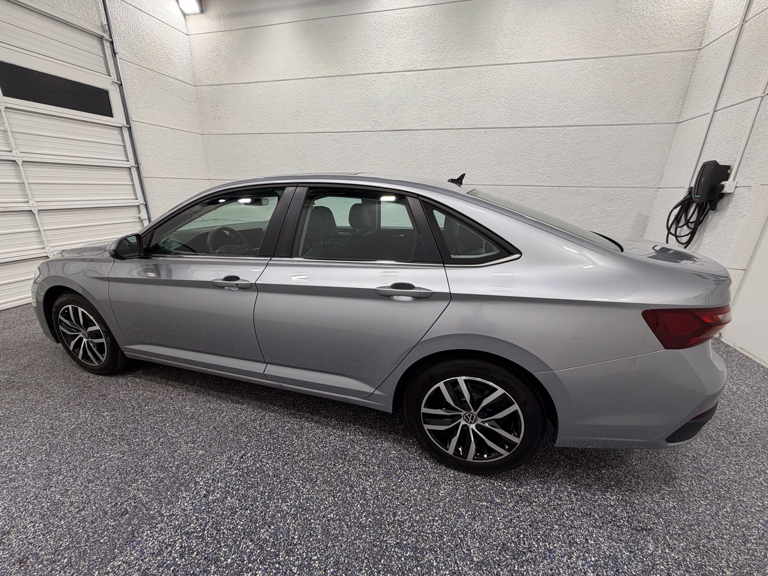 Certified 2026 Volkswagen Jetta SE FWD image 3