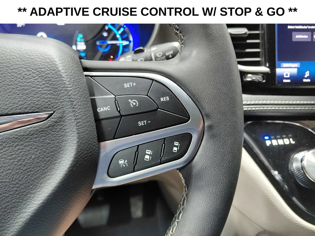Certified 2024 Chrysler Pacifica Limited FWD image 5