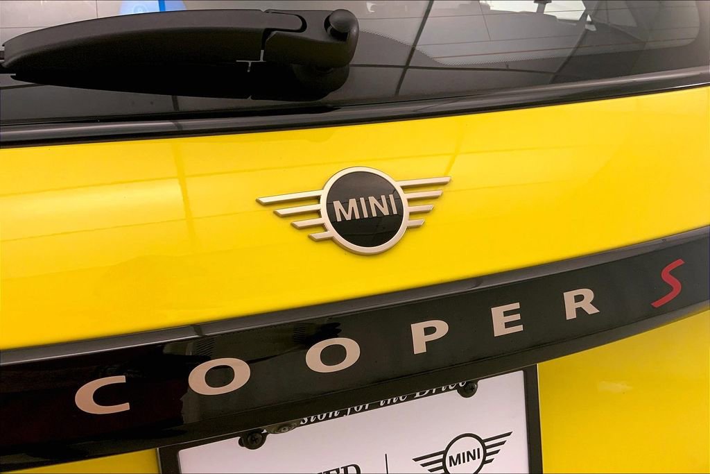 Certified 2025 MINI Cooper S image 7