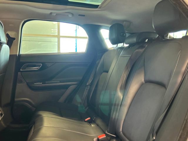Used 2018 Jaguar F-PACE Premium image 23