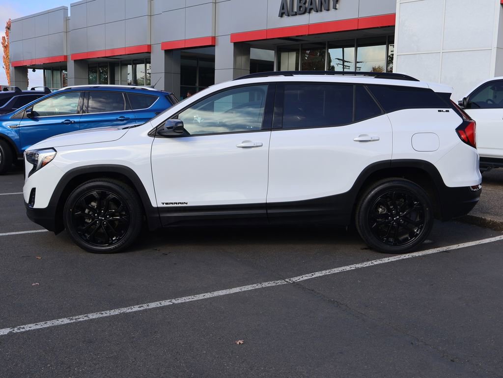 Used 2020 GMC Terrain SLE w/ Elevation Edition image 3