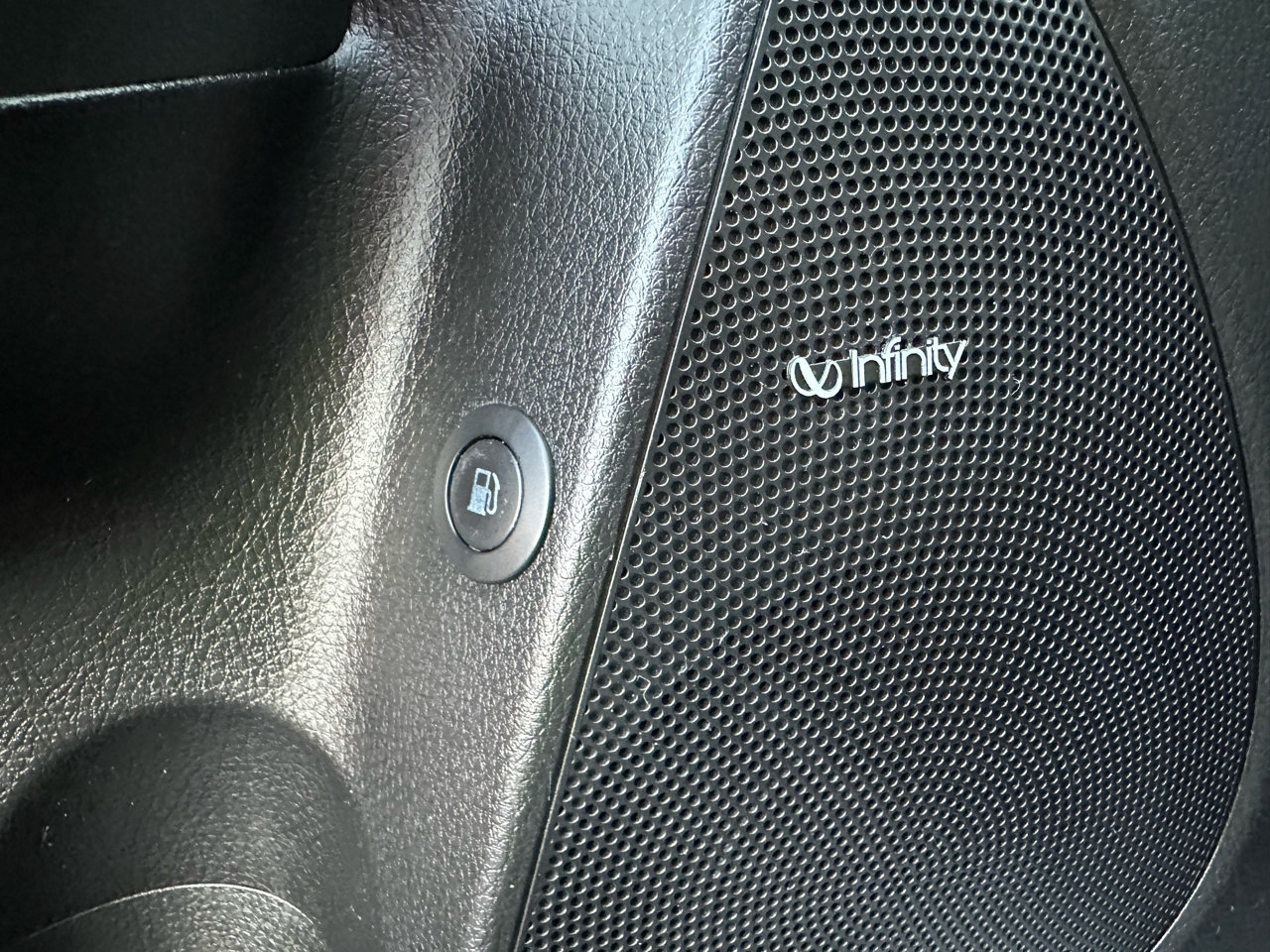 Used 2014 Kia Sorento SX w/ 3rd Row Package image 20