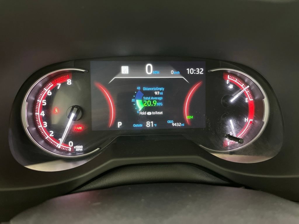 Used 2024 Toyota RAV4 XLE AWD/4WD image 9