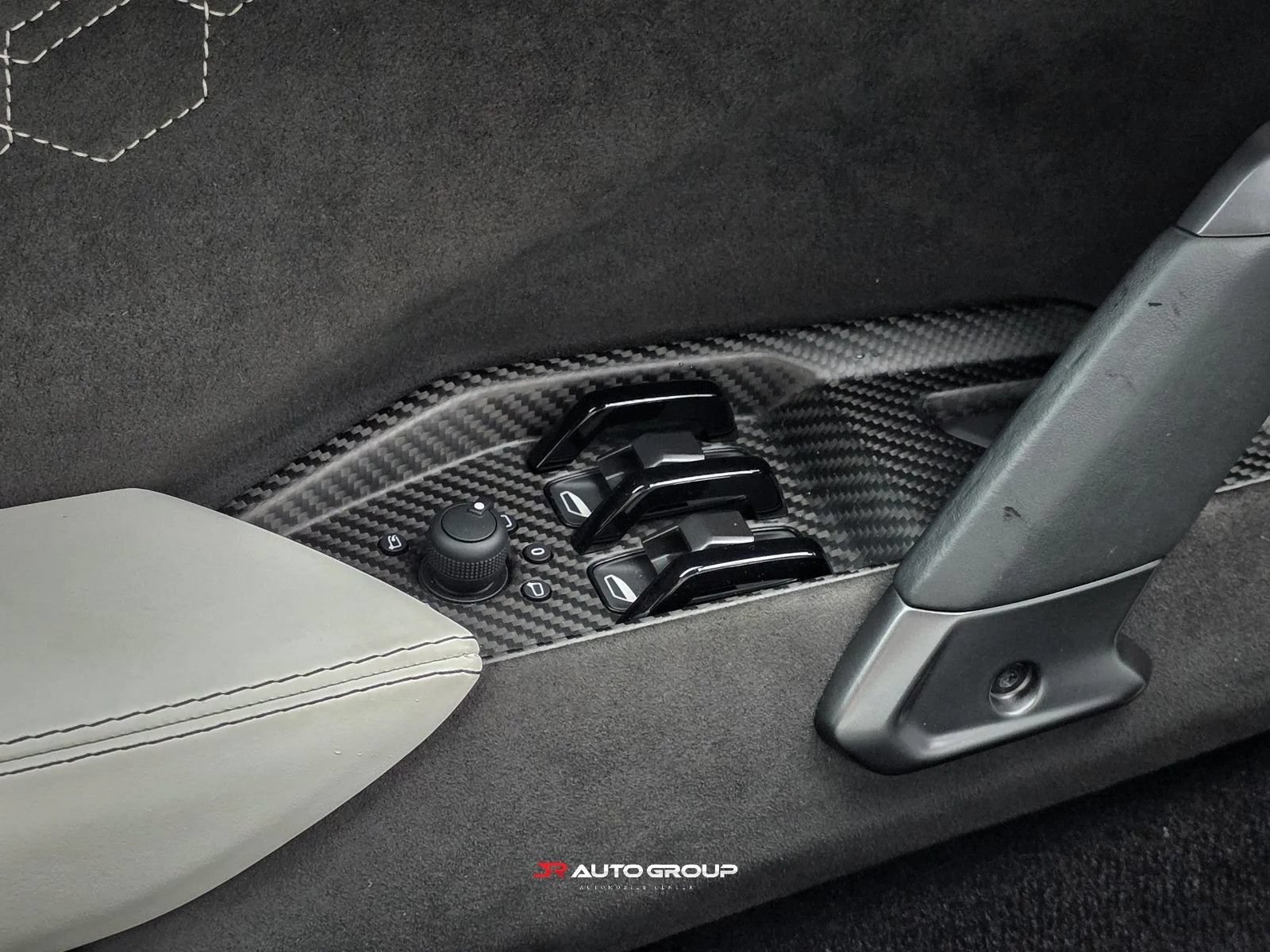 Used 2024 Lamborghini Revuelto AWD/4WD image 31